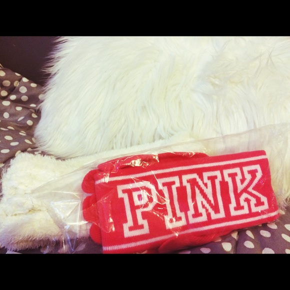 PINK & Sonoma Winter Headbands and PINK Gloves!❄️ - Picture 2 of 4